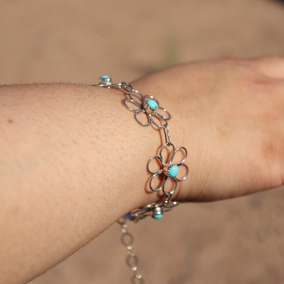 Handmade Navajo Natural Turquoise Flower Link Bracelet Native American Jewelry** - Picture 6 of 11